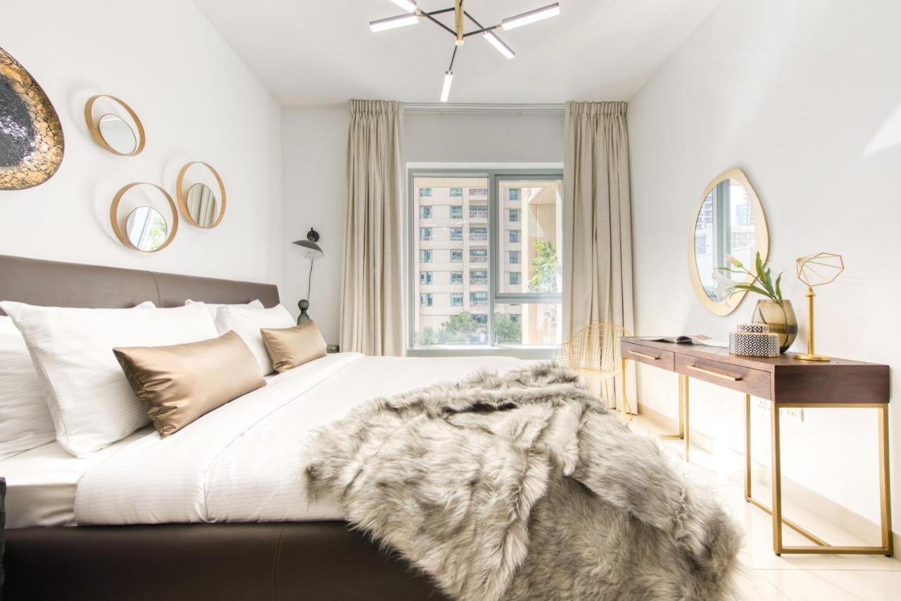 Maison Privee - Radiant Urban Retreat With Iconic Burj Khalifa Vws Dubai Dış mekan fotoğraf